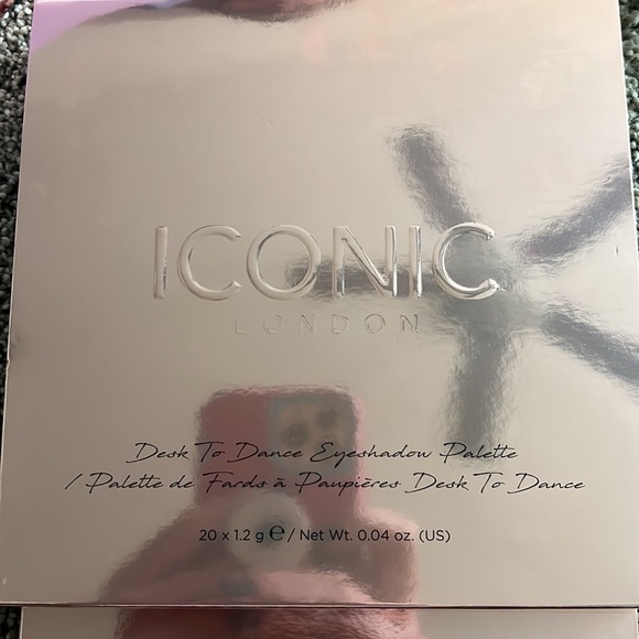 Iconic London eyeshadow palette - Picture 2 of 3